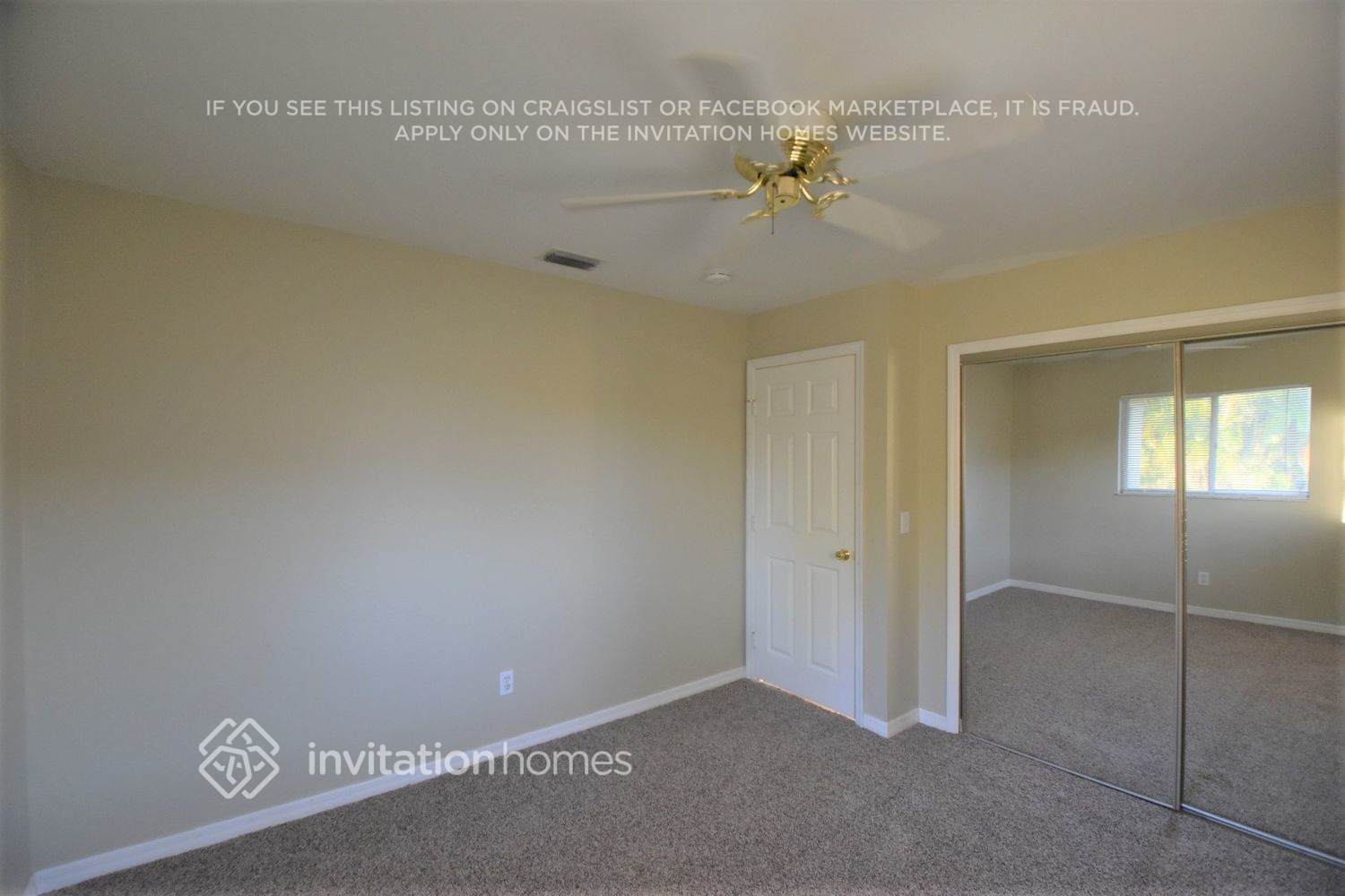Building Photo - 5244 SW 19th Pl