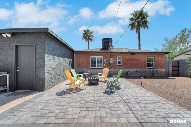 Building Photo - Charming 2BR House in Phoenix