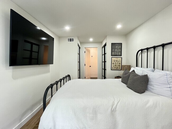 Building Photo - 6111 Rancho Mission Rd