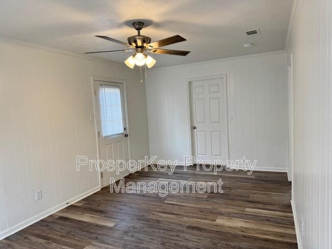 Building Photo - 6428 Luna Dr