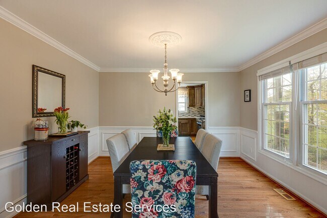 Building Photo - 5 br, 3.5 bath House - 5624 Kemp Ln