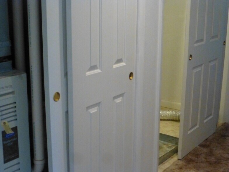 utility (washer/dryer hookups) - 1536 16th St