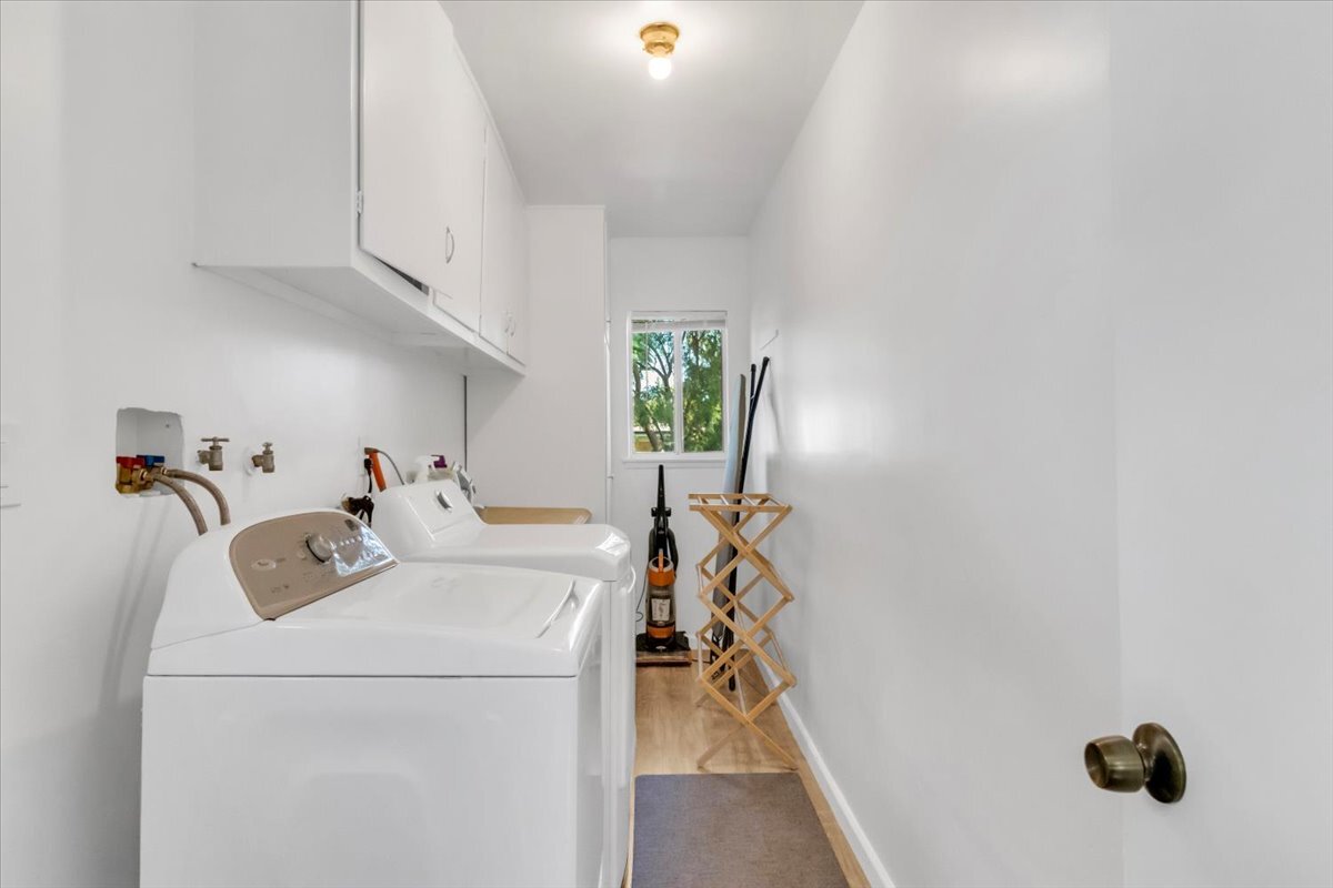 Building Photo - 23223 Canzonet St