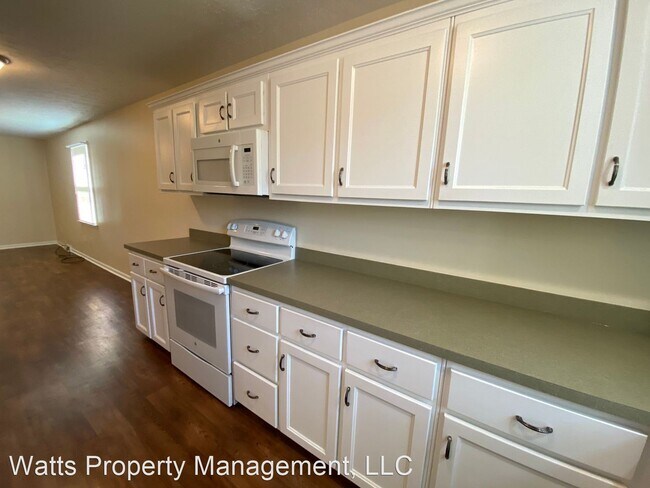 Building Photo - 2 br, 1.5 bath House - 901-1 Red Hill Rd