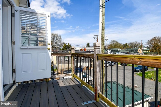 Building Photo - 2 E Federal St