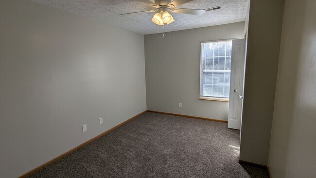 Building Photo - MN Cedar Village (859)