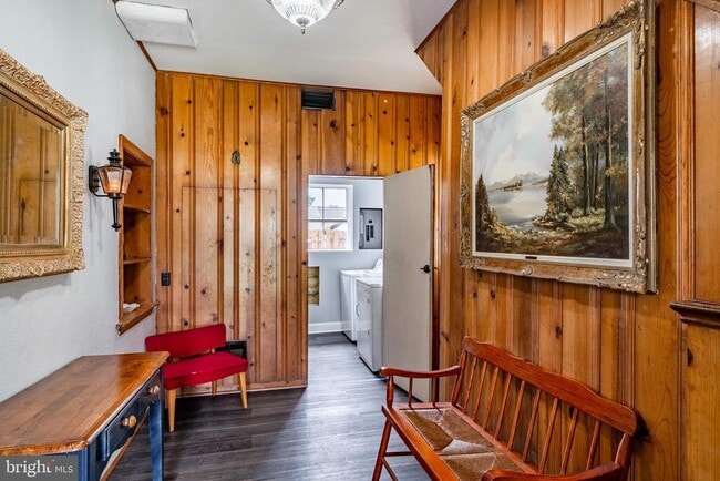 Building Photo - 38 Waverly Ave