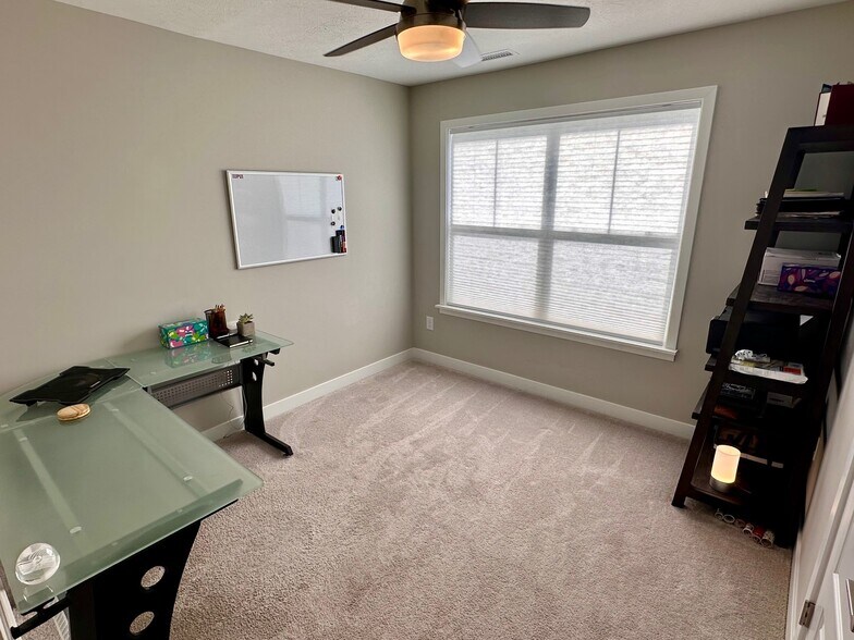 Building Photo - 721 Scarsdale Ln