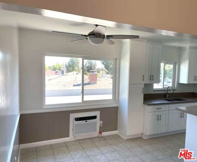 Building Photo - 6610 Whitsett Ave