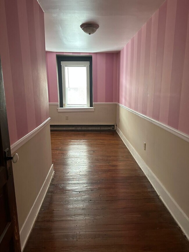 Building Photo - 3424 New Holland Rd