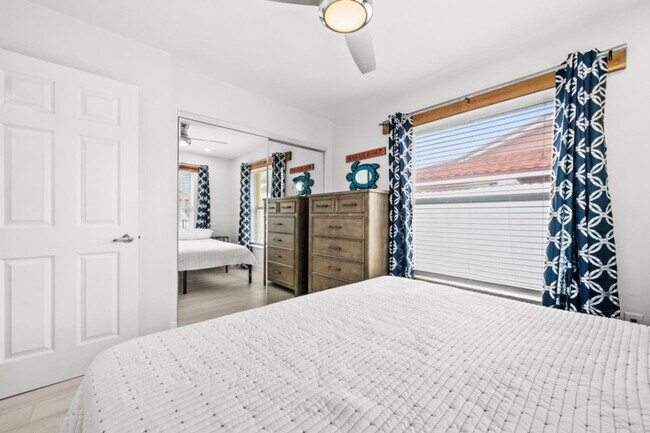 Building Photo - 1019 SE 40th St