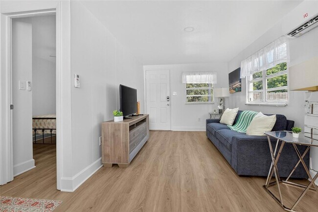 Building Photo - 4214 W Ohio Ave