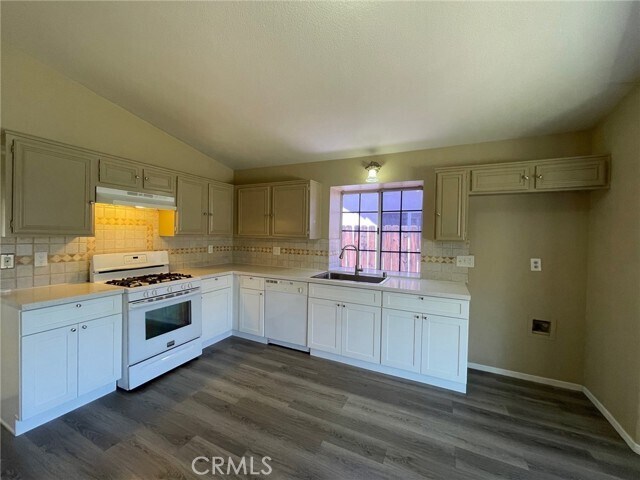 Building Photo - 748 Ashley St
