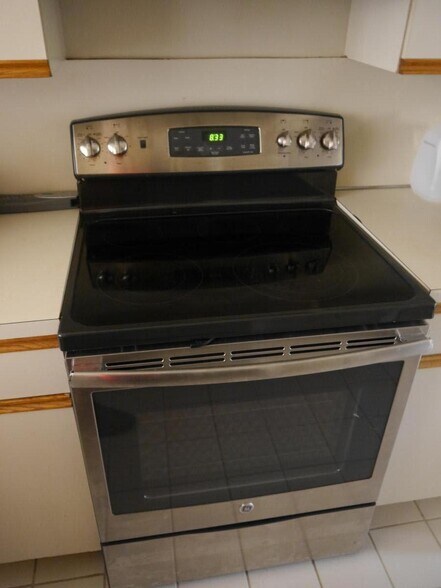 stainless steel stove - 6558 NW 172nd Ln