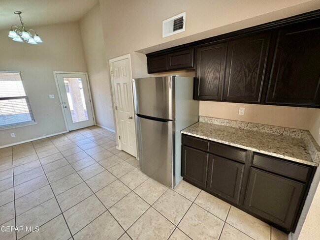 Building Photo - 3813 Loma Dante