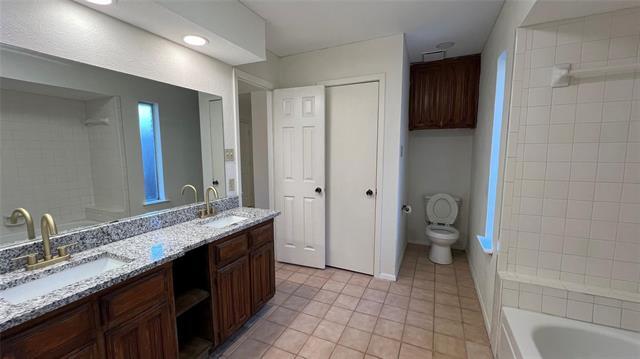 Building Photo - 1915 Longmeadow Dr