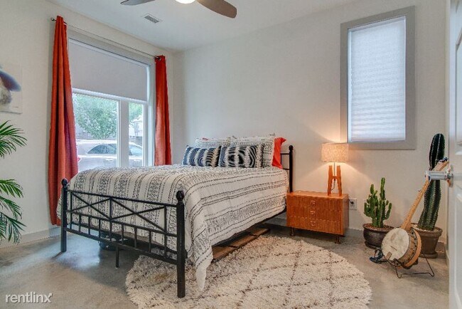 Building Photo - 1 br, 1 bath Condo - 703A Cleo Miller Drive