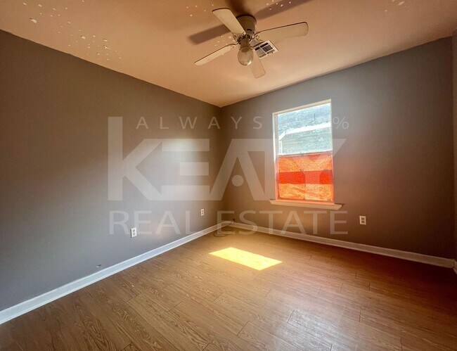 Building Photo - 3 bed, 2 bath home in Lafayette!