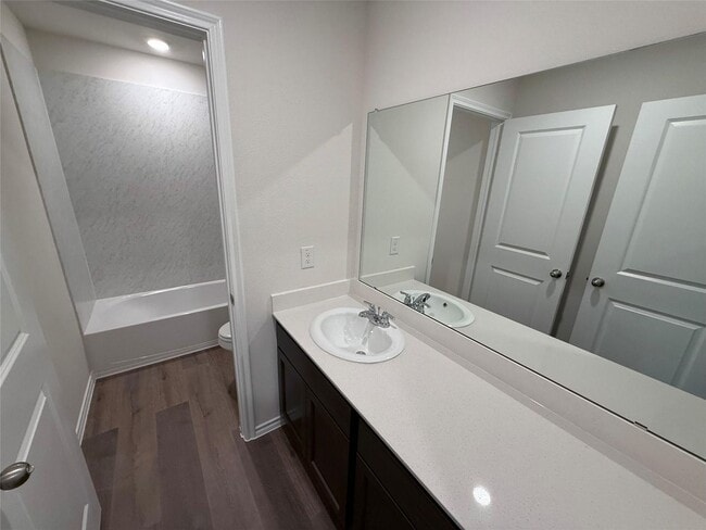 Building Photo - Modern elegance in Josephine........