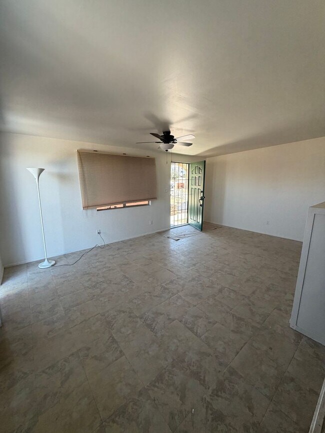 Building Photo - AVAILABLE NOW $200 off First Month Rent