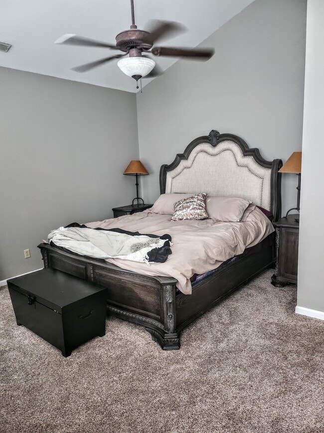 Building Photo - 23 Cottage Park E