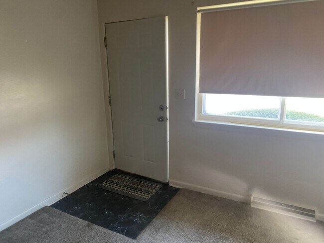 Building Photo - 2516 W Newman Pkwy