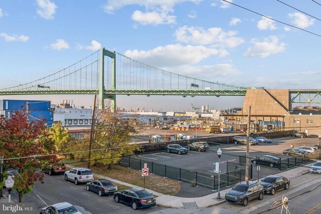 Building Photo - 138 N King St