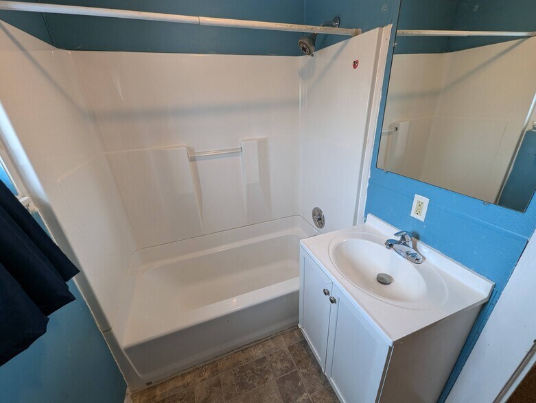 Building Photo - 22 Charlotte Ave