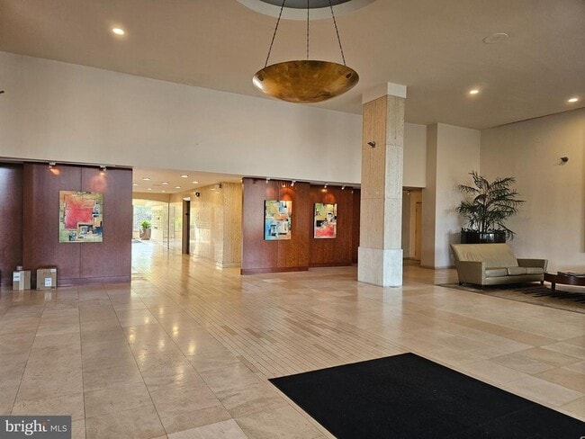 Building Photo - 301 N Beauregard St