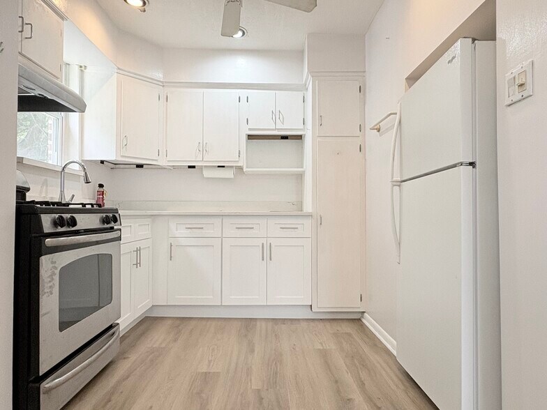 Building Photo - 4006 Balwynne Park Rd