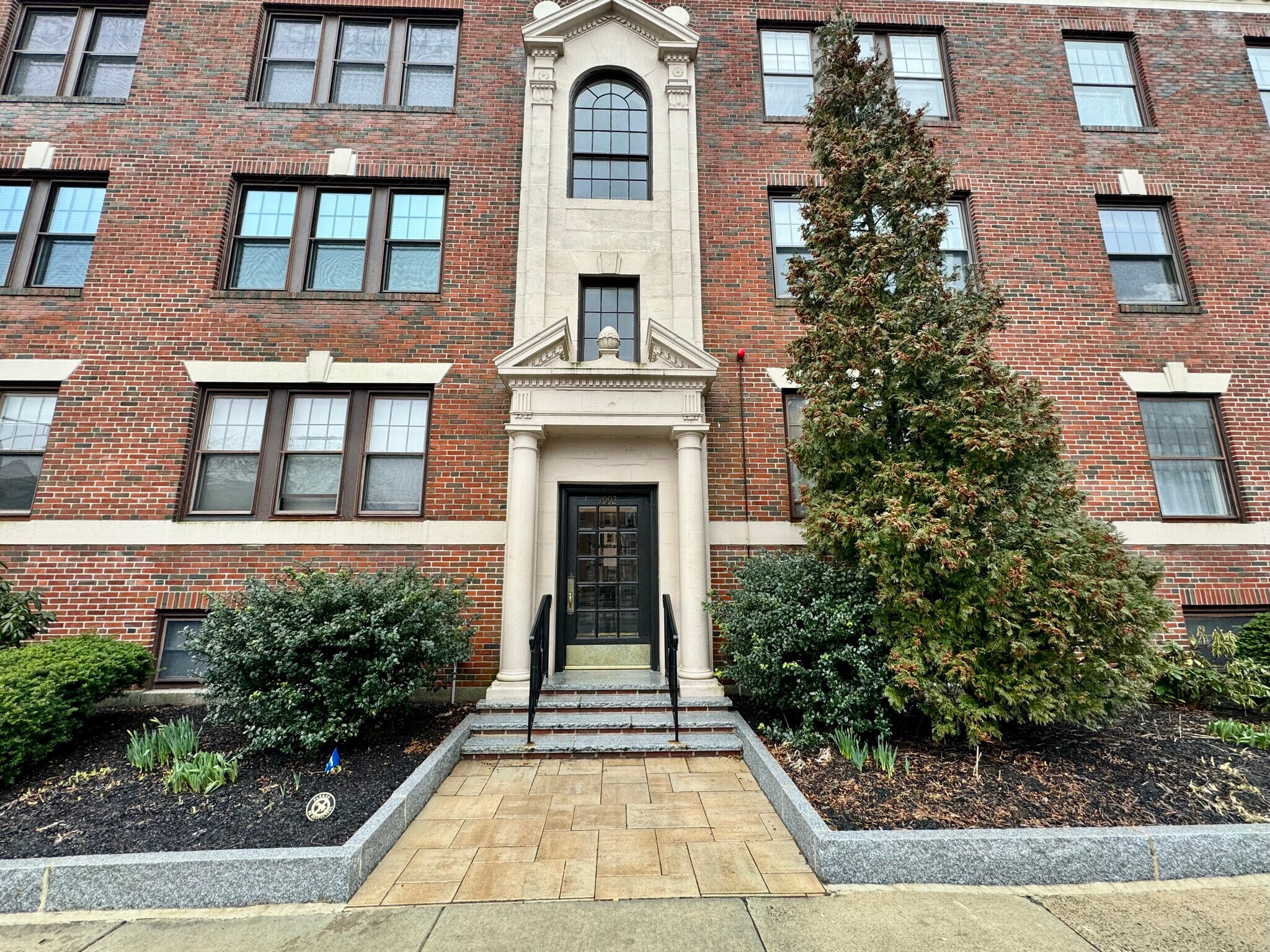 Building Photo - 1992 Commonwealth Ave