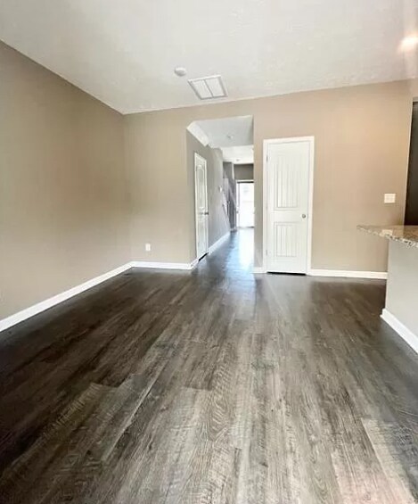 Building Photo - 5029 Upper Park Pl