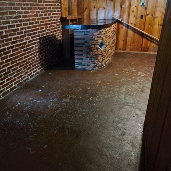 Building Photo - 154 Cameron Rd