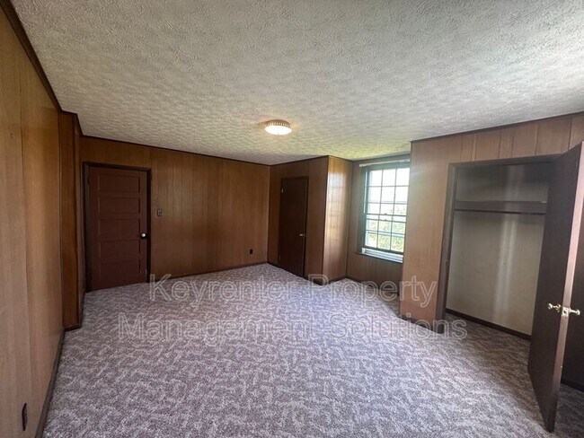 Building Photo - 151 Tanner Ln