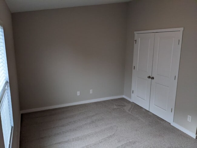 Building Photo - 3- Bedroom Townhome in Prosperity Place