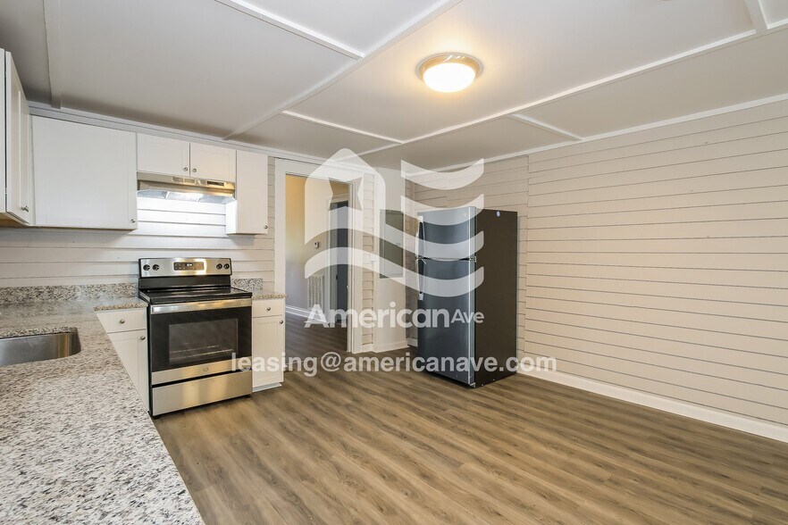 Building Photo - 756 Holt St