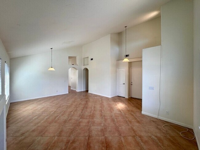 Building Photo - For a limited time only, enjoy 15 DAYS FREE RENT when you lease today! Charming 3 bedroom 2 Bathr...