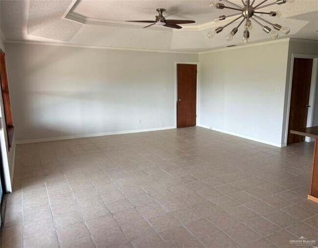 Building Photo - 12 Ashley Dr