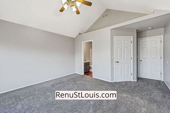 Building Photo - Now Available 3 bedroom 2.5 baths