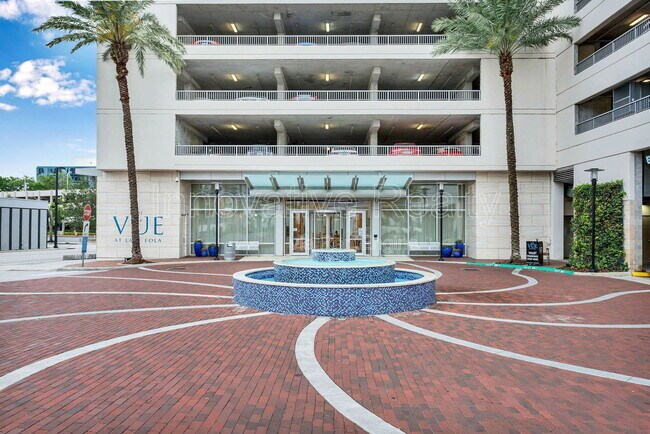 Building Photo - 150 E Robinson St