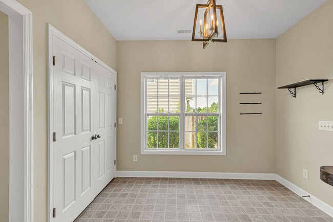 Building Photo - 238 Silver Hills Dr