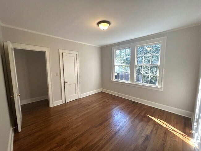 Building Photo - 132 Oak Haven Ave