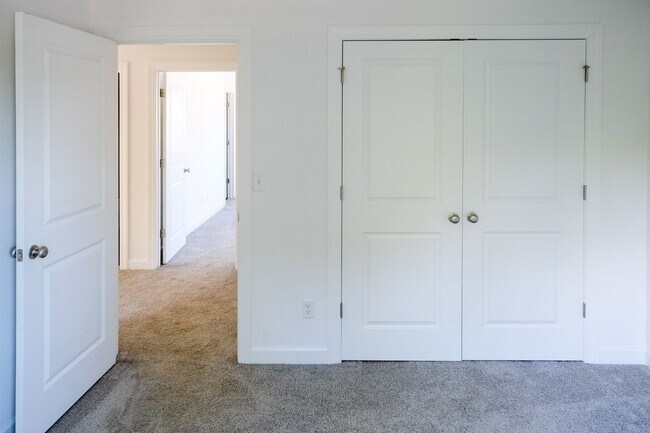 Building Photo - Like-new 3 bedroom, 2.5 bath house with an organic pond!