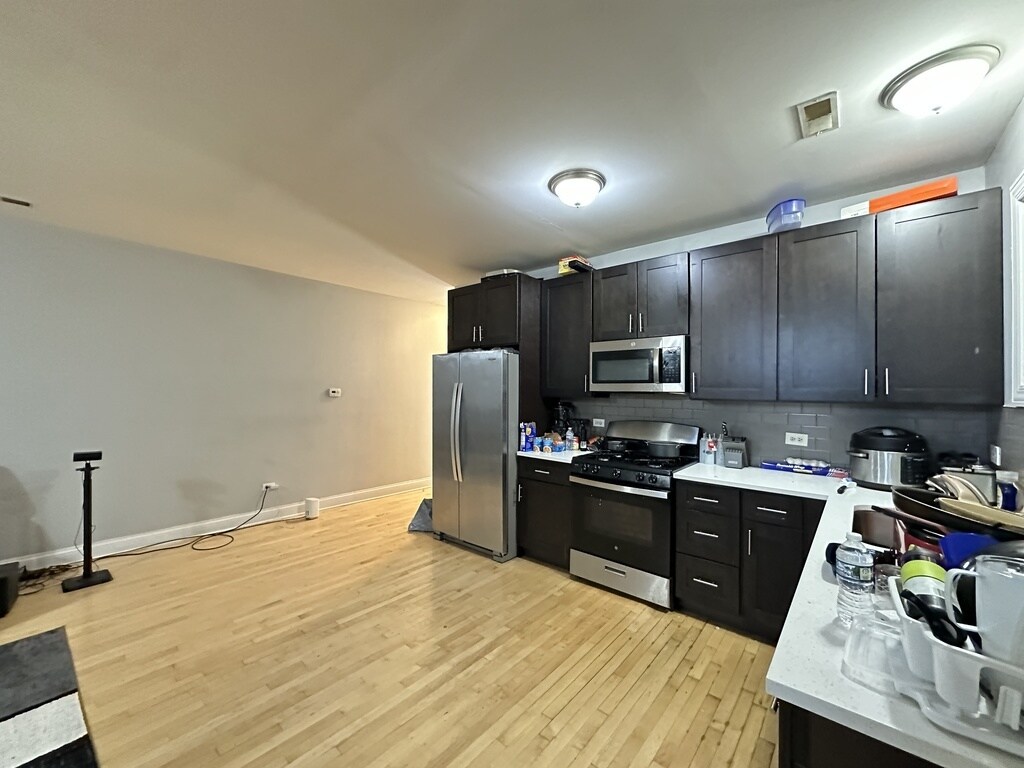 Building Photo - 368 N Hamlin Ave