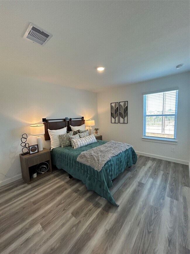 Building Photo - 10414 Belmont Orchard Trl