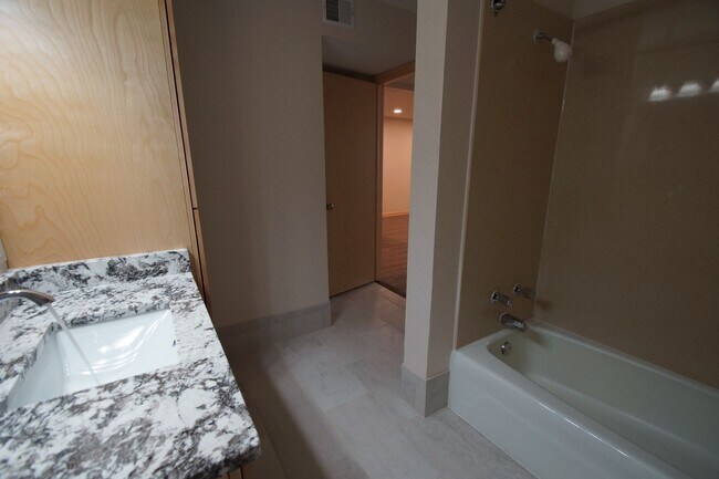 Building Photo - Modern First-Floor One Bedroom with In-Unit Laundry