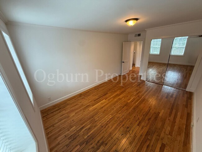Building Photo - 841-841 Reynolda Rd NW