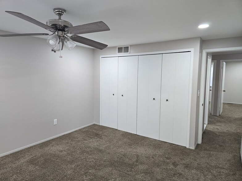 Building Photo - 38177 Jamestown Dr