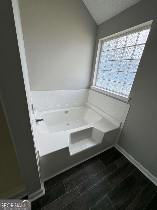 Building Photo - 5309 Cattail Ln