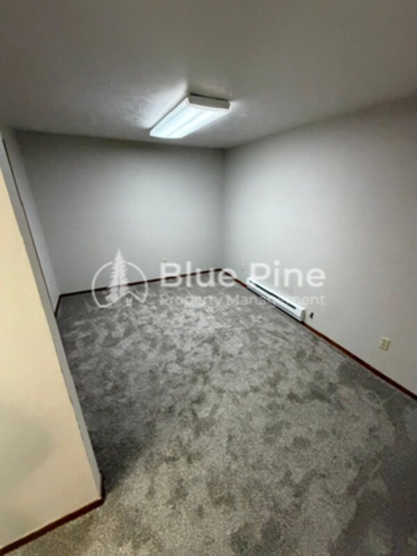 Building Photo - 648 Buckboard Ln